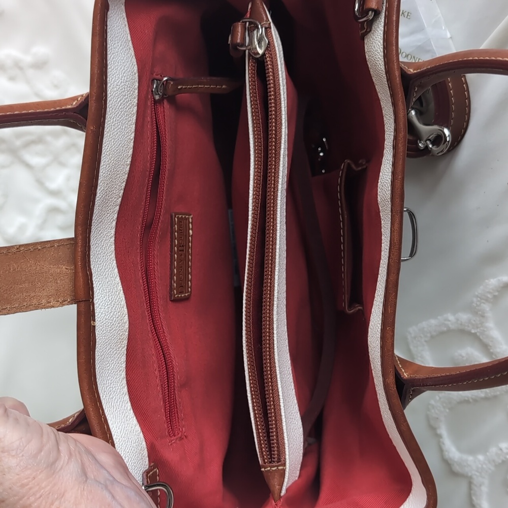Dooney & Bourke Archives-Pebble Leather Tuck Lock Tote-White/British Tan NEW - Picture 12 of 15